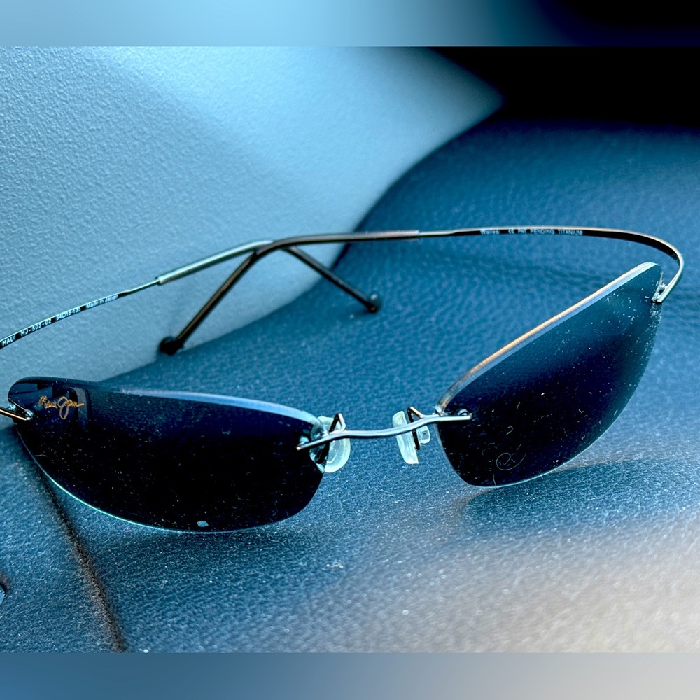 Rare & New Maui Jim Wailea Sunglasses
503-02 Titanium! Perfect for Golf /Sailing